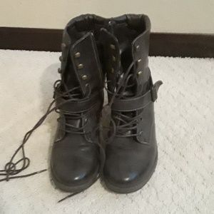 Boots size 7.5 ladies